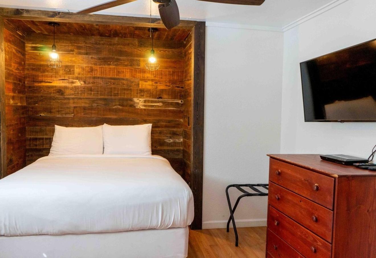 Bear Cave- Pet Friendly Suite In Shaver Lake シェイバー・レイク エクステリア 写真